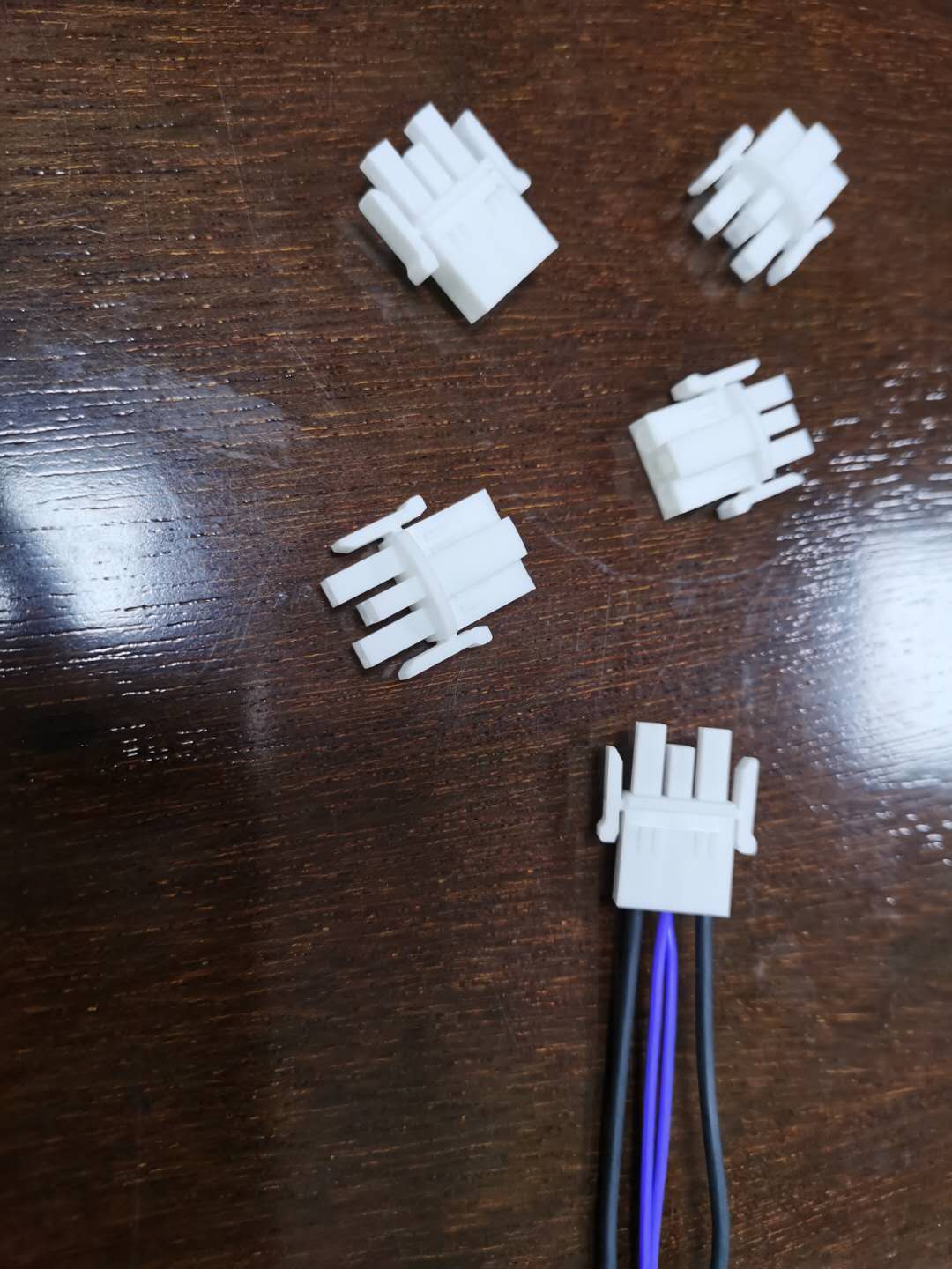 定制化连接器